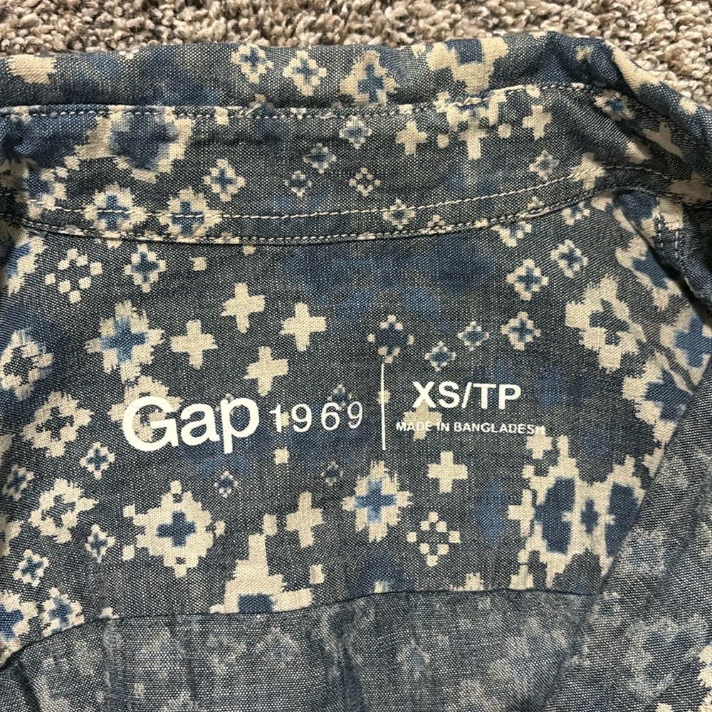 Gap Button Up With Cool Unique Pattern. Blue Gray - image 3